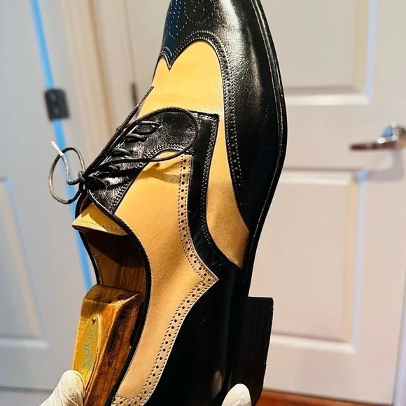 Soulier Two Tone Brogue Spectator Wingtip Oxfords. - Picture 7 of 13